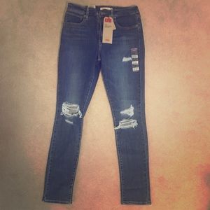 Levi’s Women’s 721 High Rise Skinny Jean